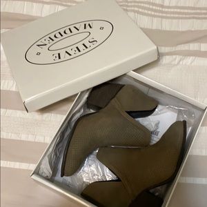 Steve Madden Taupe Booties